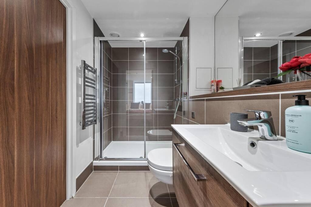 New Apartment 20 Mins From Waterloo London Bp36 Londres Exterior foto