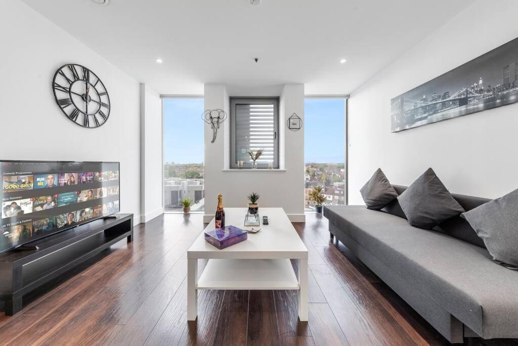 New Apartment 20 Mins From Waterloo London Bp36 Londres Exterior foto